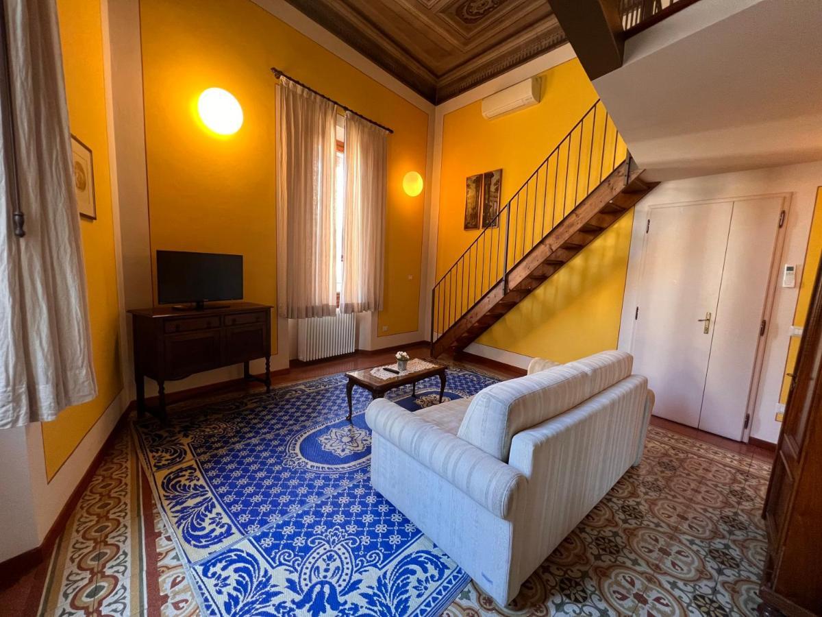 Al Giglio Bottonato Apartman Firenze Kültér fotó
